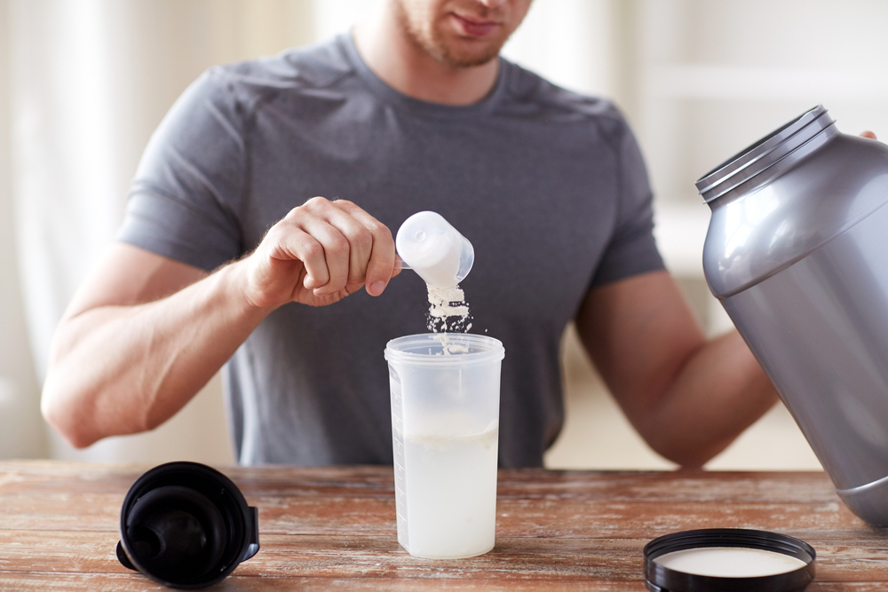 Do men need to take more whey protein powder than women