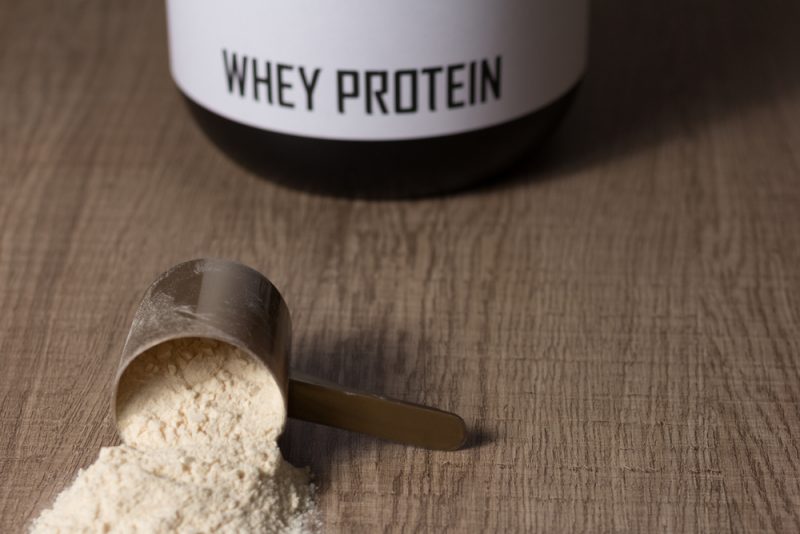 How Many Scoops of Whey Protein Should a Woman Take