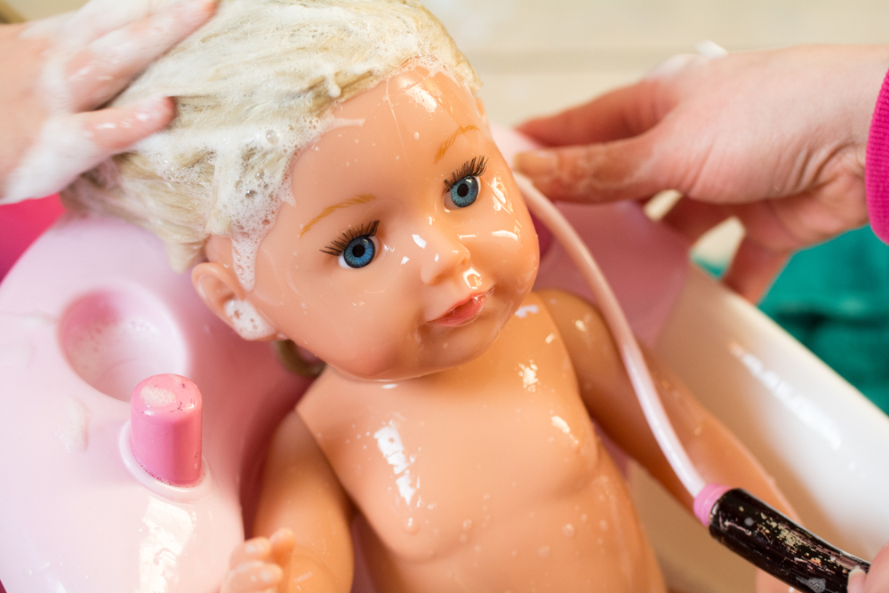 Can you wash a doll's hair that is not tangled or frizzy