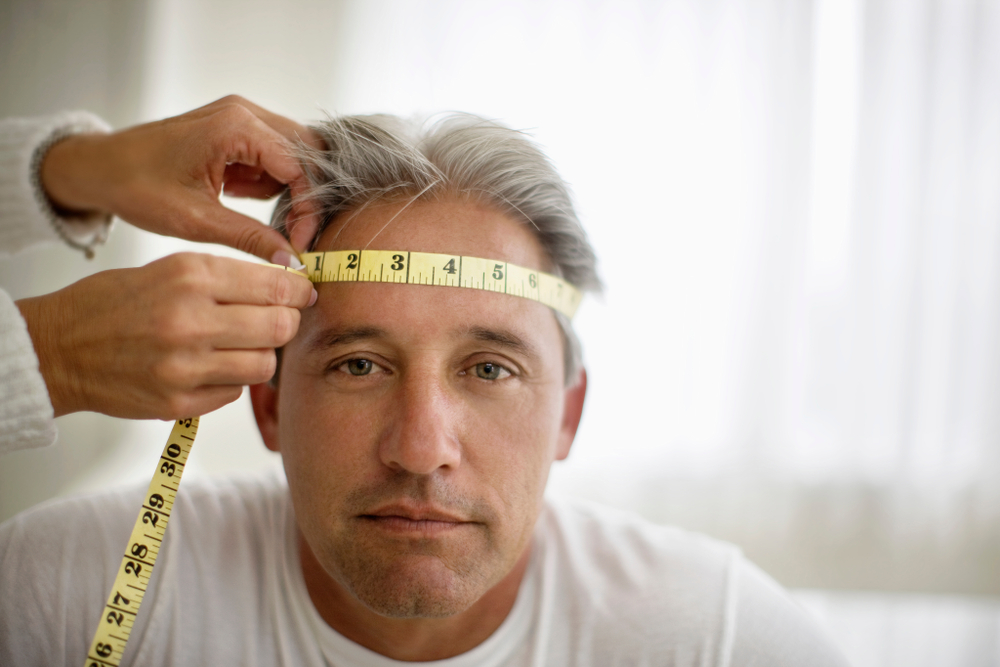 What is the average size of a man's head in the US?